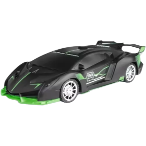 Test sur trou de course de la voiture rc télécommandée avec télécommande en main.